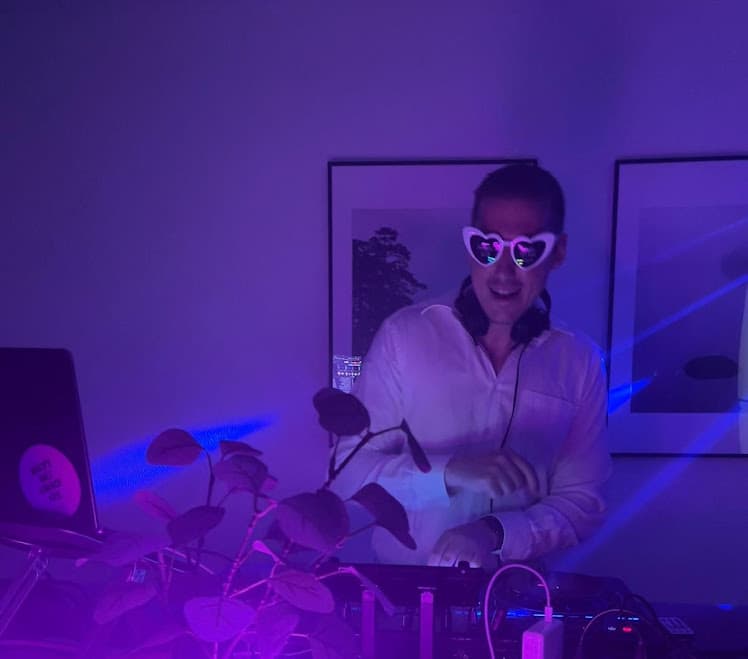 DJ Dan May Event Foto: Hochzeit - Hochzeit in Würzburg und Umgebung. Professioneller DJ-Service für unvergessliche Events.